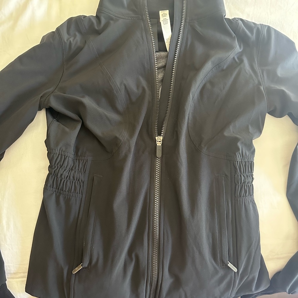 Lululemon size 6 like new zip up